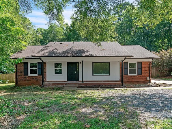 711 E John St, Matthews, NC 28105