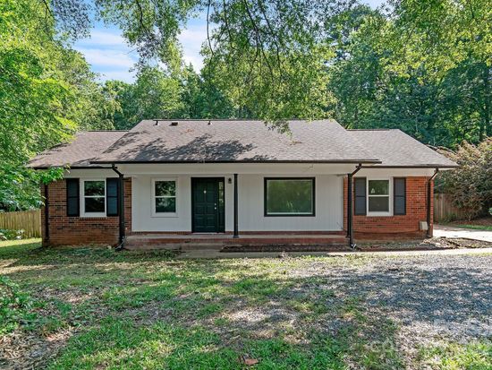 711 E John St, Matthews, NC 28105