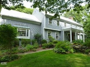 8 Armand Pl, Ridgefield, CT 06877