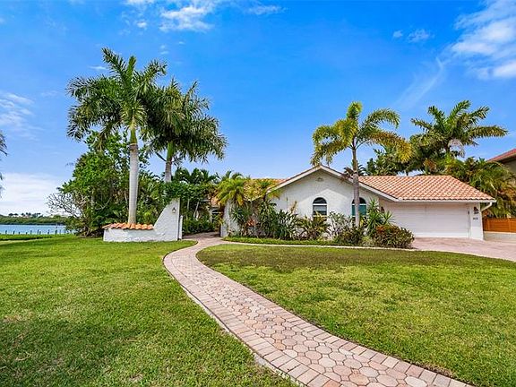 5th image of 503 Velasquez Dr
