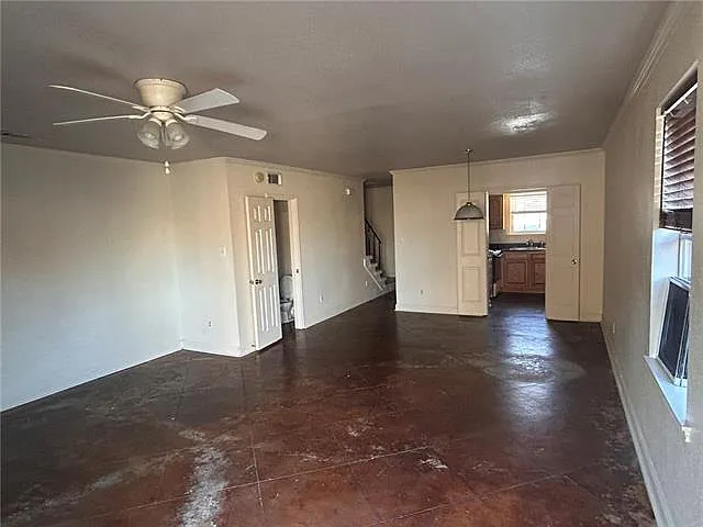 117 Addison St — Photo 4