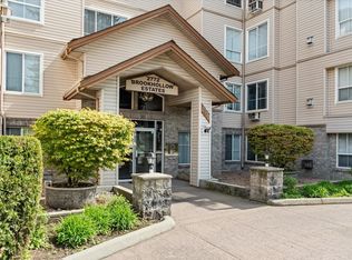 2772 Clearbrook Rd #401, Abbotsford, BC V2T 6N6