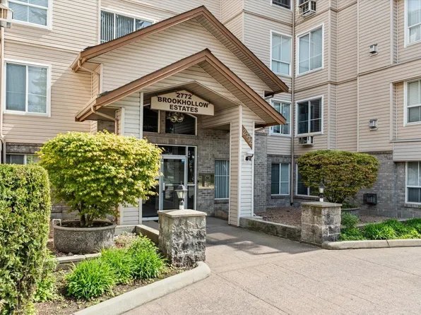 2772 Clearbrook Rd #401, Abbotsford, BC V2T 6N6