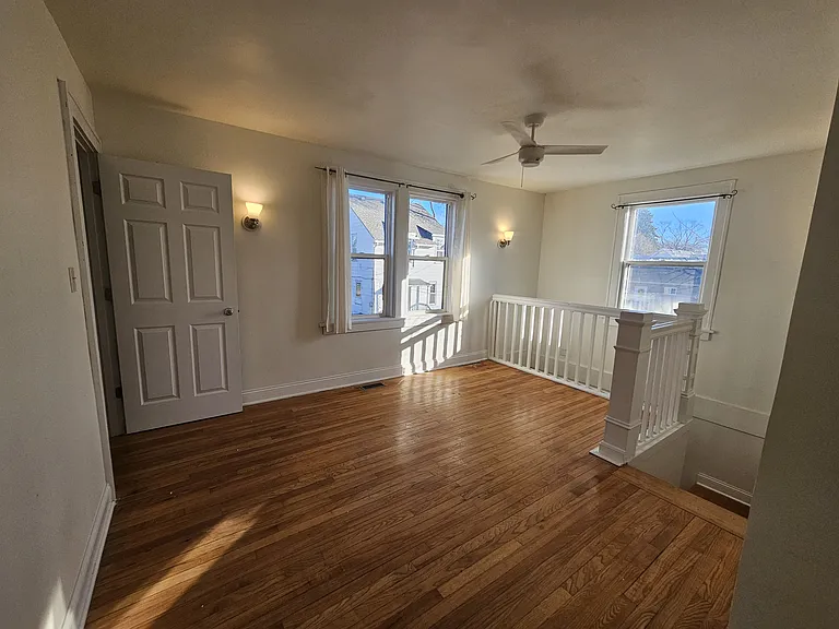 2nd Floor, Living Room
