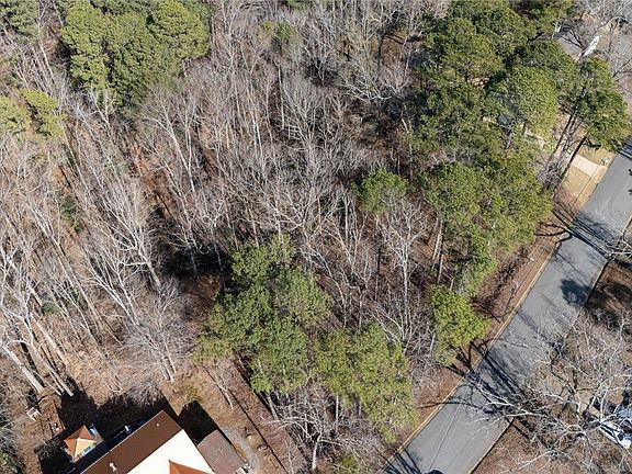 3rd image of 4010 Brookhill Rd