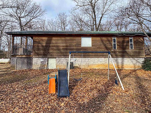 3rd image of 3945 Fawn Ln