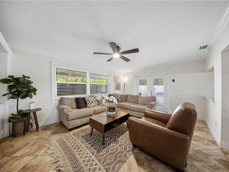 2473 Poinciana St — Photo 35