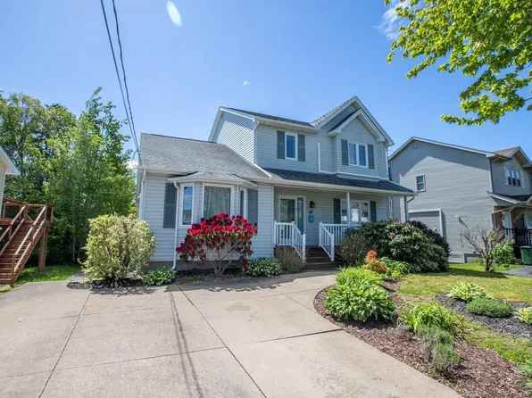 80 Lancaster Dr, Dartmouth, NS B3A 4X8