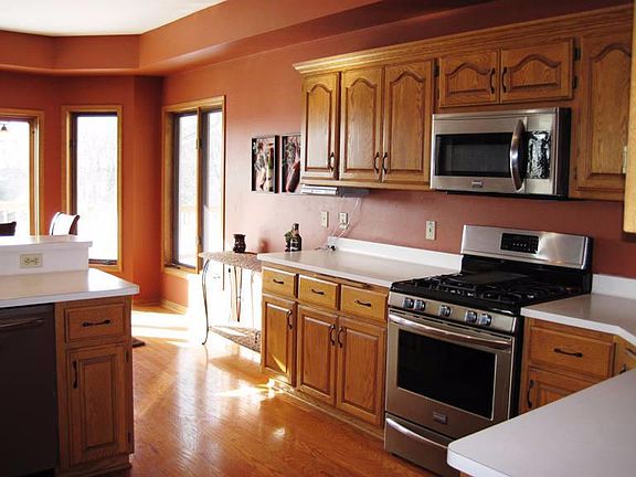 3rd image of 346 River Bluff Cir