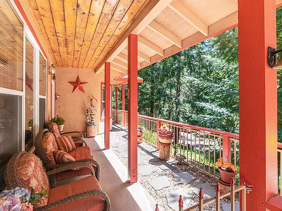 4th image of 25081 Creekside Ln