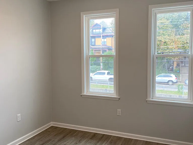 2850 Broadway Ave #2 — Photo 5
