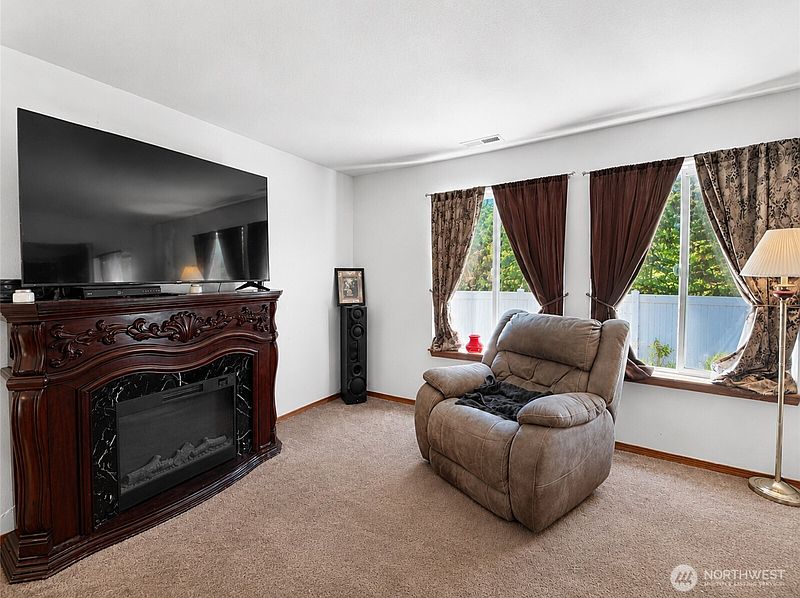 5th image of 1249 Jones Street