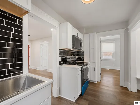 4320 Larimore Ave, Omaha, NE 68111