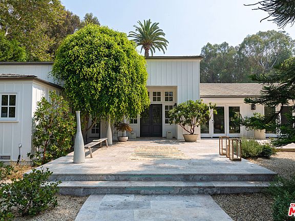 5th image of 6238 Bonsall Dr