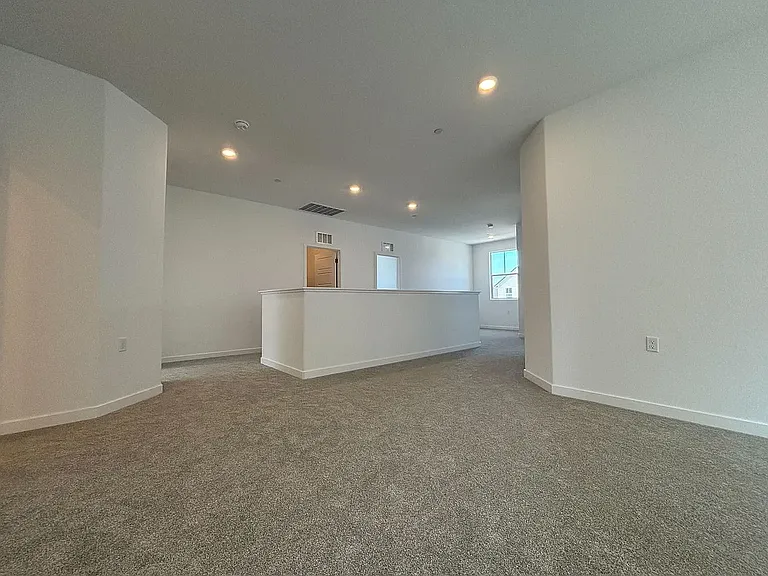 1052 Plum Tree Ave — Photo 3