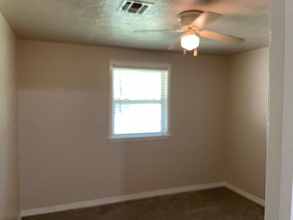 5th image of 1011 Linden Ln APT 5