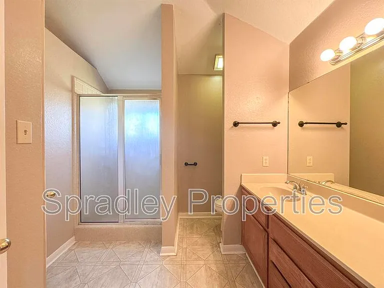 4612 Stone Pointe Dr — Photo 16