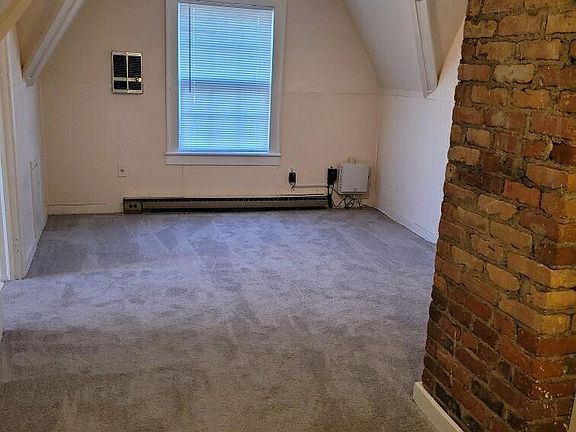 4th image of 10404 Warwick Blvd #3