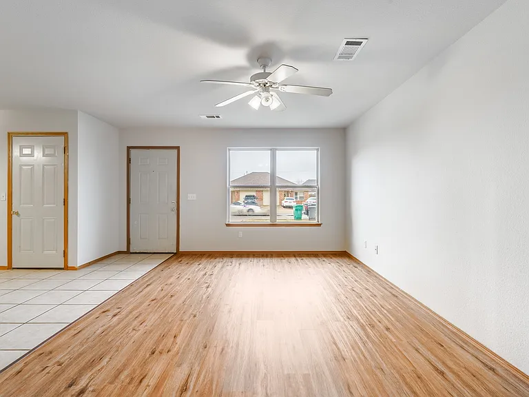 417 E Southern Trace Dr — Photo 10