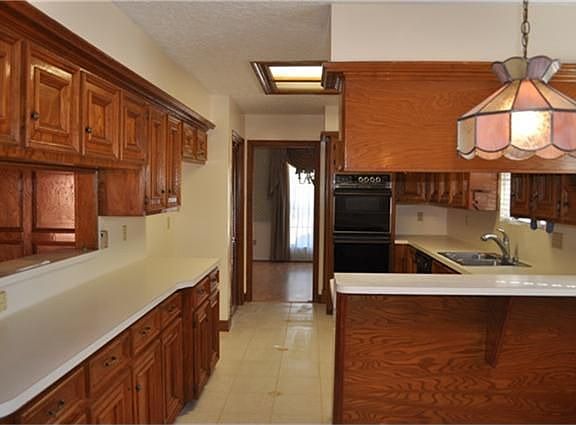 2nd image of 14814 Charlmont Dr