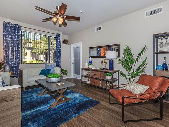 1c1 757 SQFT 1 Bed 1 Bath