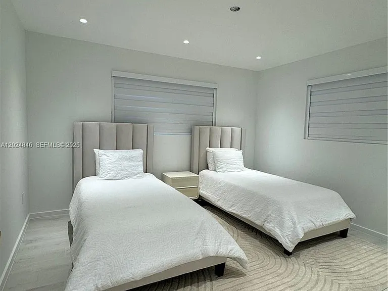 5841 SW 37th Ave — Photo 39