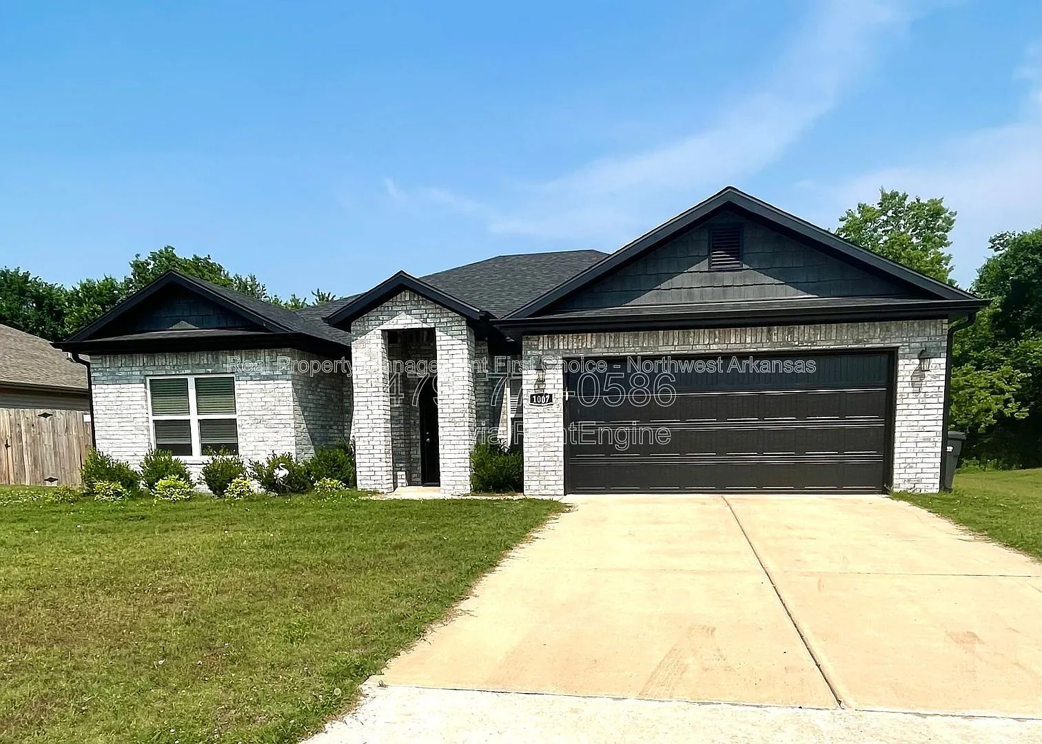 4 bed, 2.0 bath, 1710 sqft, $1,900 — Photo 1