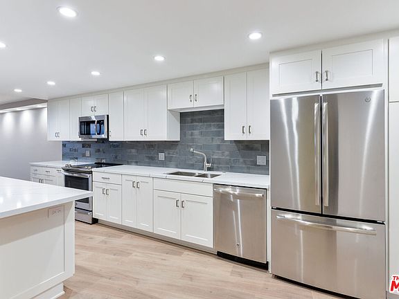 4th image of 4265 Marina City Dr Unit 415