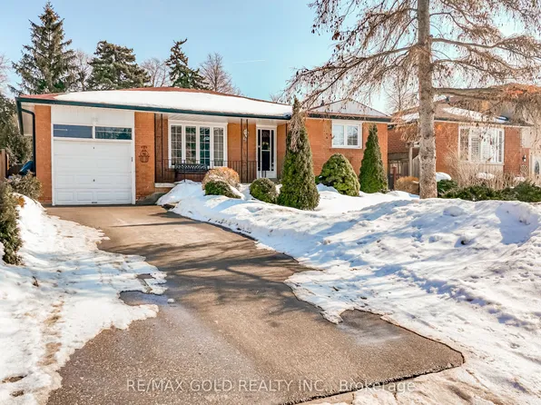 11 Edgebrook Cres, Brampton, ON L6T 1Y6
