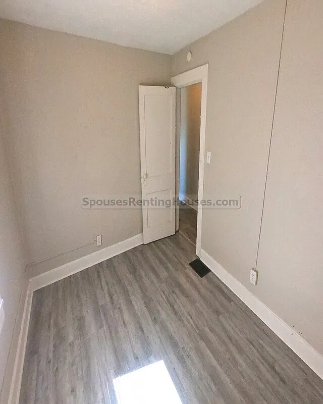 3 bed, 1.5 bath, $1,600 — Photo 4