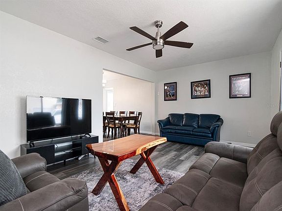 3rd image of 5939 9TH AVENUE S