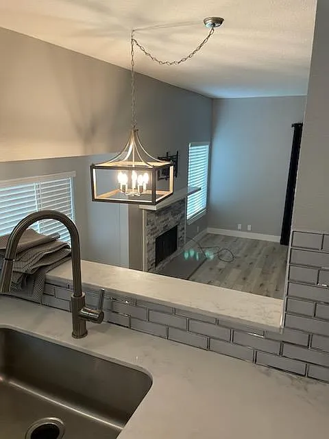 2 bed, 1100 sqft, $2,000 — Photo 1