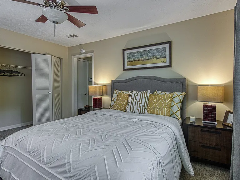 Legacy - Wynnwood Vinings Apartments