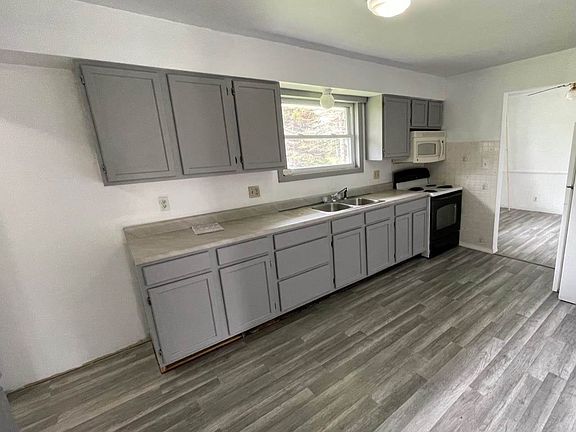 4th image of 3410 Sunnyview Dr