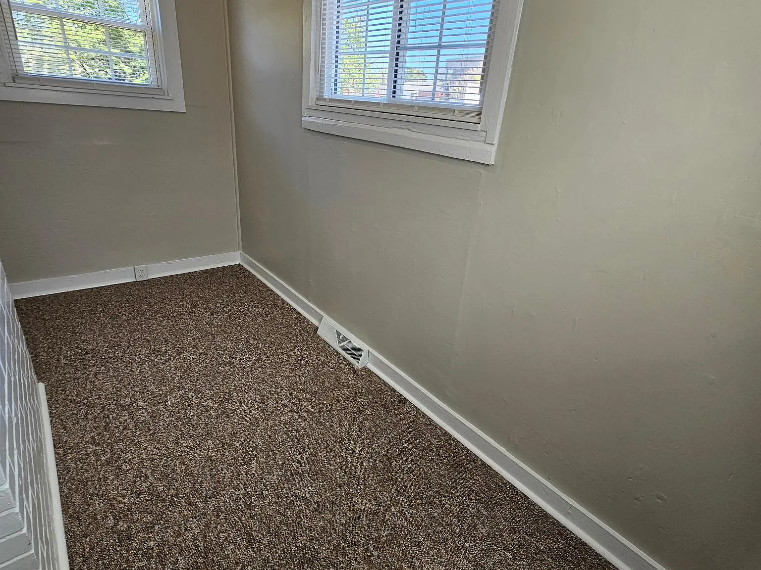 2321 Celia Ave — Photo 4