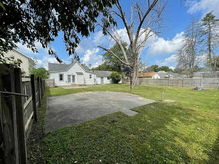 1627 Blaine Ave — Photo 37