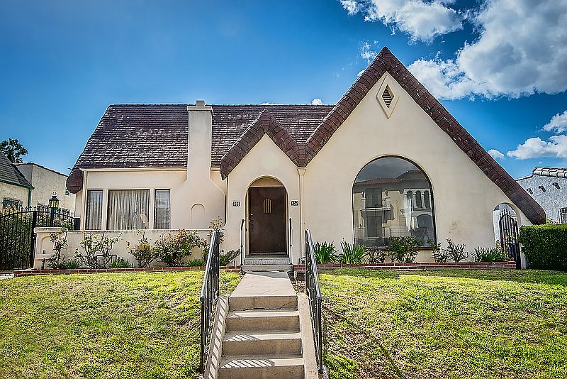 1st image of 455 N Poinsettia Pl