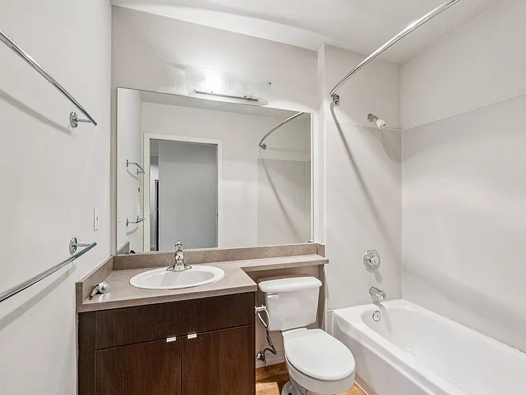 9-web-or-mls-1610 16th Ave unit 13 Seattle-S3112-009 9-web-or-mls-1610 16th Ave unit 13 Seattle-S3112-009