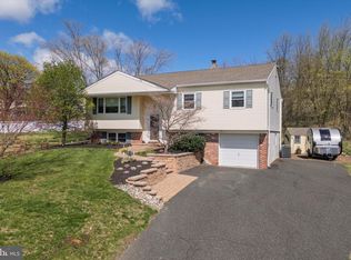 541 Lexington Ln, Norristown, PA 19403