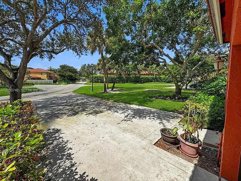 10341 SW 18th St — Photo 5