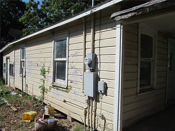 4th image of 515 E Avenue F