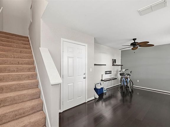 4th image of 1020 Waterside Dr #1020