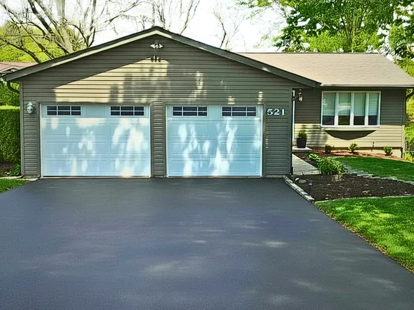 521 Cheyenne Dr, Lake In The Hills, IL 60156