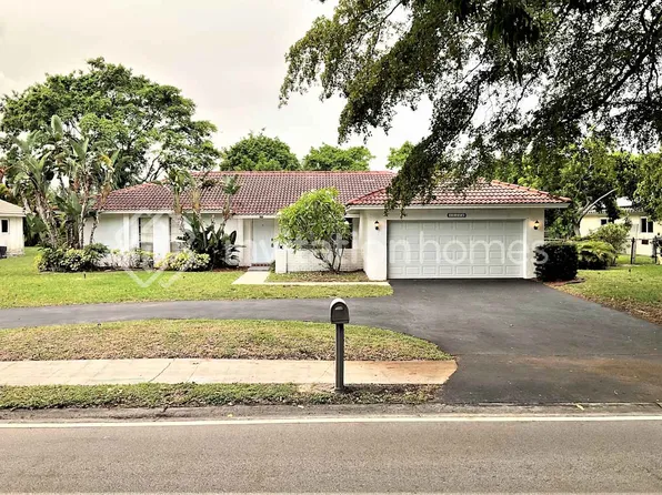 10274 Ramblewood Dr, Pompano Beach, FL 33071