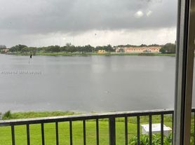 8720 N Sherman Cir, Hollywood, FL