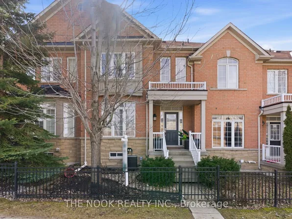 107 Barkdale Way, Whitby, ON L1N 0G2