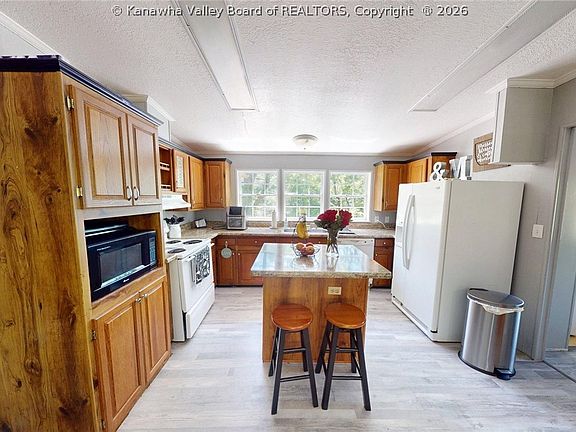 5th image of 2629 Howells Mill Rd