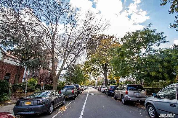 Rented by Douglas Elliman | media 27