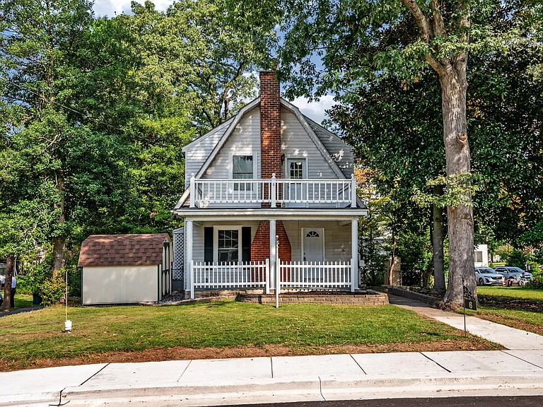 6 Oak Ln SW — Photo 1