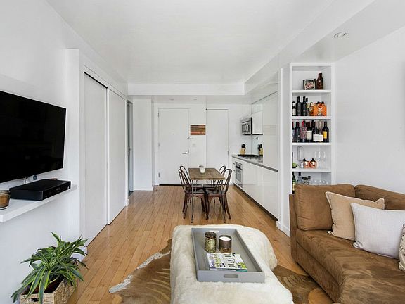 3rd image of 421 E 13th St #4L